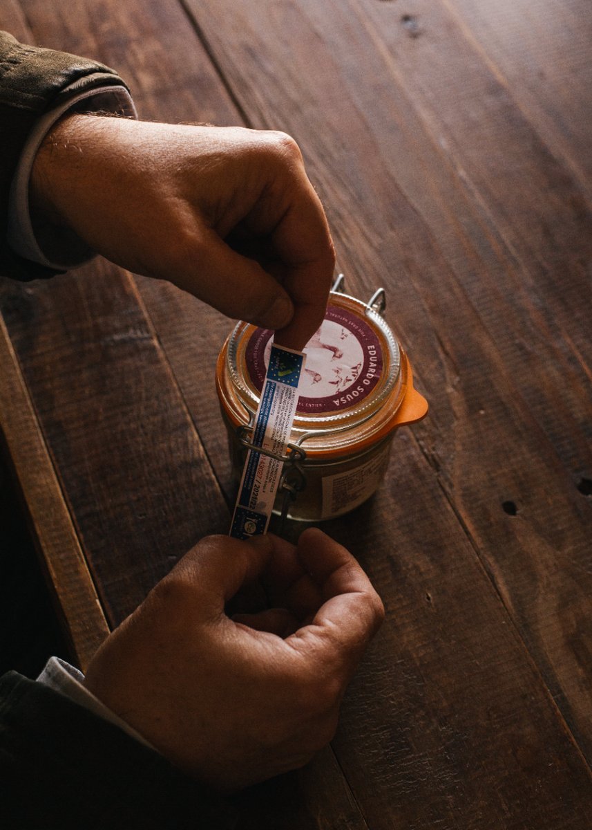 PRODUCTO🌟
"Un buen foie gras sabe a naturaleza. Tiene un sabor divino"  

Suave, sutil. El foie gras (y jamón) ecológico y ético de Eduardo Sousa forma parte de las mejores cocinas del mundo como la de <a href="/DanBarber/">Dan Barber</a> ✨

#sienteoríGenes #gastronomia #ética #sostenibilidad