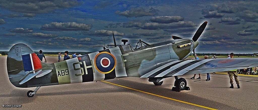 TheSuffolkMan's tweet photo. #Spitfire #BBMF #AB910 at #RAFMarham @SocietySpitfire @Spitfire5518 #RAF #aircraft https://t.co/uYyUlQ4j5P