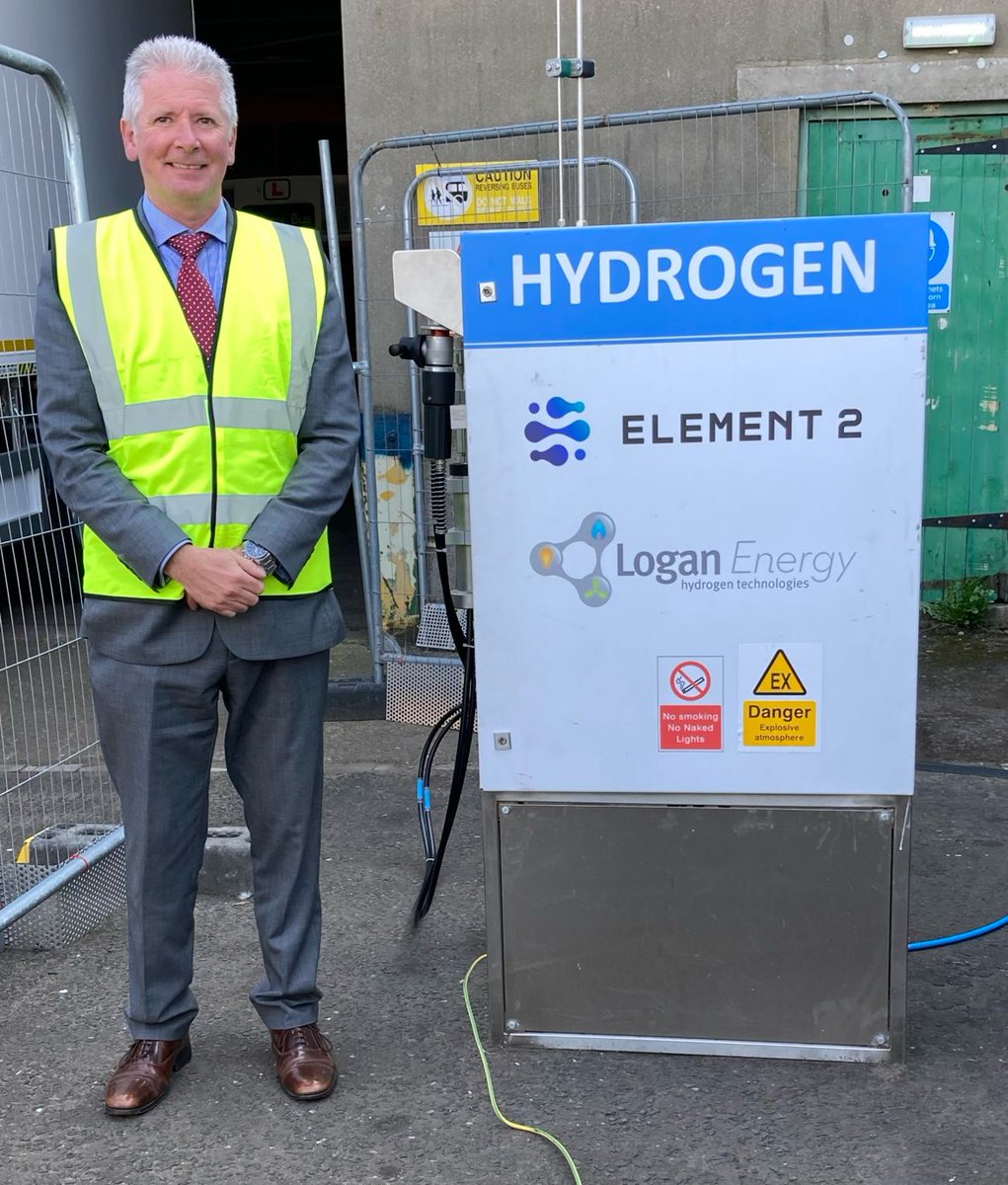 element_2_ltd's tweet photo. A day of firsts! Here's some of the @element_2_ltd team completing the UK's 1st hydrogen refuelling of a Fuel Cell Electric Vehicle (FCEV). And it's the 1st hydrogen-fuelled FCEV of its kind in the UK, supplied by @ElectraLimited Commercial Vehicles.
Let's #MakeDieselHistory https://t.co/Knqm6VuWXX