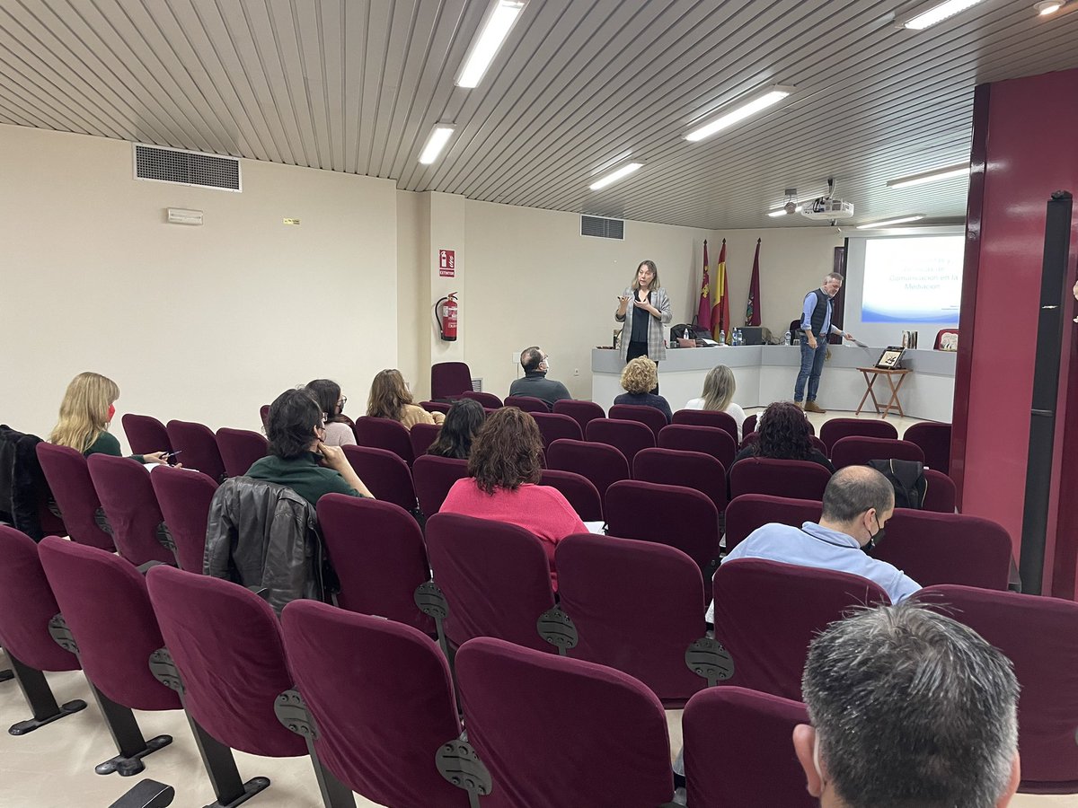 IMEdiacionCAR's tweet photo. Se celebra el curso Herramientas y técnica de comunicación en mediación”. Curso necesario de reciclaje de nuestra Institución de Mediación para el registro de mediadores de @justiciagob https://t.co/rZuqD2hwr8