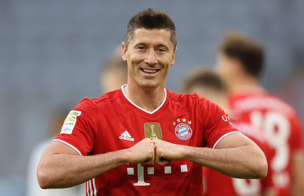 DeadlineDayLive's tweet photo. 🚨 Barcelona are set to launch a shock bid for Bayern Munich striker Robert Lewandowski.

(Source: SPORT) https://t.co/4atyti9SLR
