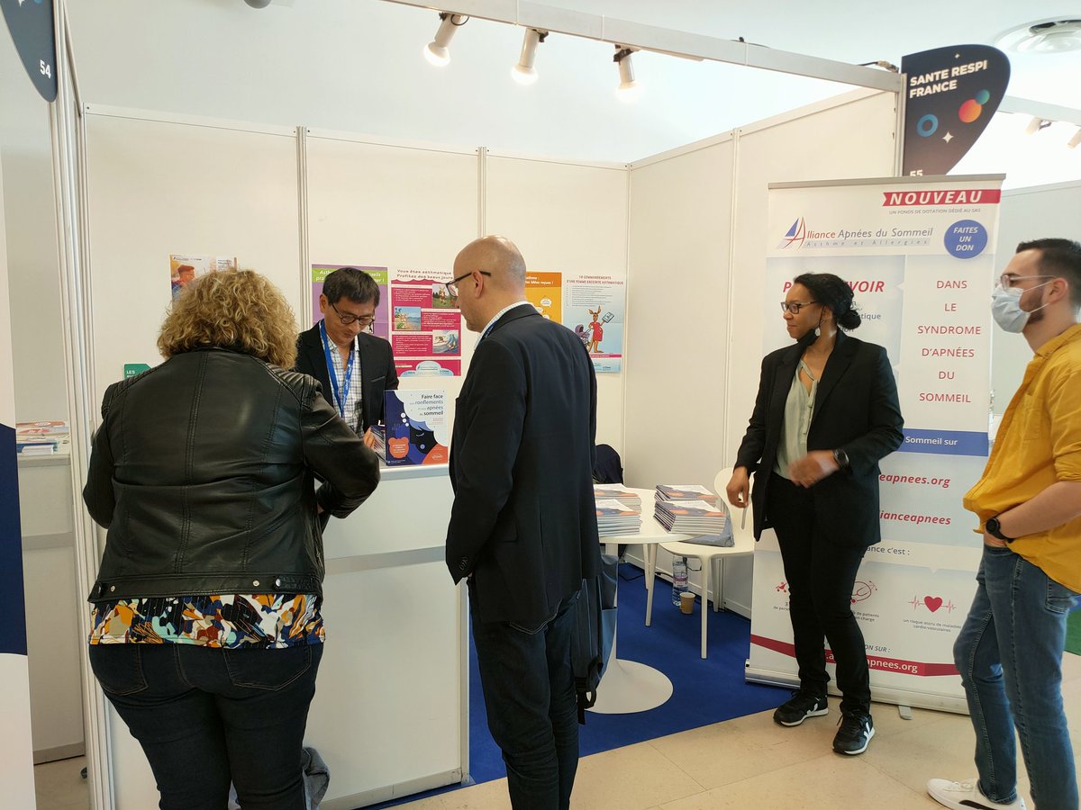 Allianceapnees's tweet photo. Venez nous retrouver stand 54 et découvrir le 📕 Faire face aux #ronflements et aux #apnées du #sommeil ! @JPRSommeil @Kellyguichard @ManoukianMeryl @Sapemar @AsthmeAllergies @DorianChx https://t.co/RamI88FjWH
