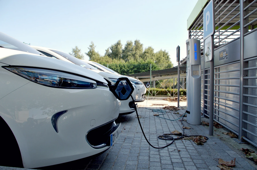 V2Market's tweet photo. 🔌Did you know the majority of #ElectricVehicle owners always want to have, minimum, 20% of the battery left?
These are some of the fact gathered in the #FocusGroup with #EVOwners that we had Thursday in Barcelona. Thank you all for participating! #V2M https://t.co/CNTxEquIwC https://t.co/0Xmr7IuCsN