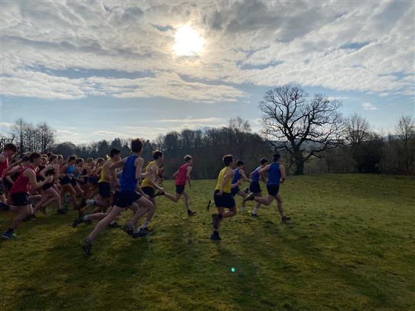 A great way to finish the term….the 4 mile cup…… Brilliant running from all Kingfishers to come back 1st in the intermediates and 2nd in the juniors. Special mention to Dan (1st), Jack (2nd) and George (4th) for the inters and Will H (2nd) for juniors. Brilliant.