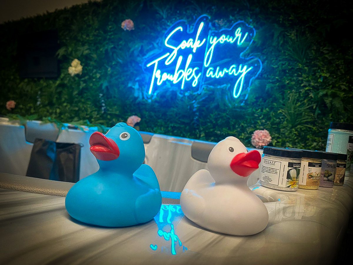 Time to Soak your Troubles Away! 😊
Who's got that #FridayFeeling?

We have some HUGE news for you today!
Check back later for all the information...

#haveigotnewsforyou #onlinespas #soakyourtroublesaway