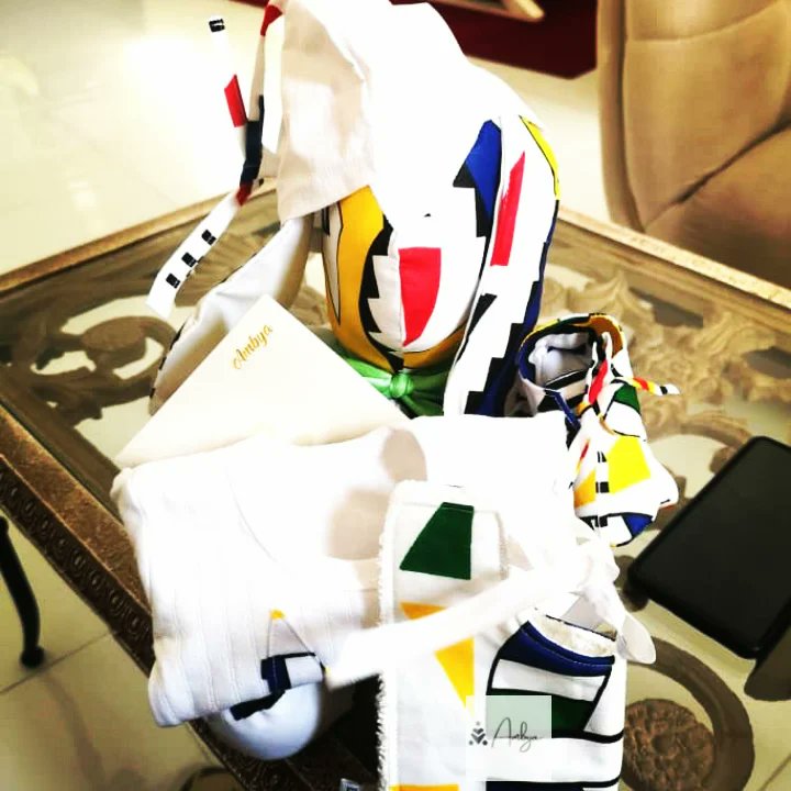 DesignAmbya's tweet photo. Can we start the week-end ?
🤍💛💙💚❤
#retourclient #retourclientesatisfaite💕🙏 #ambyadesign #ambyakids #babyclothes #handmade #waxprints  #setforboy #coutureaddict #couturebebe #passioncouture #couture  #madeinafricawithlove #madeingabon #africanwomanbusiness #africanbrand https://t.co/IwL6VtfuUT