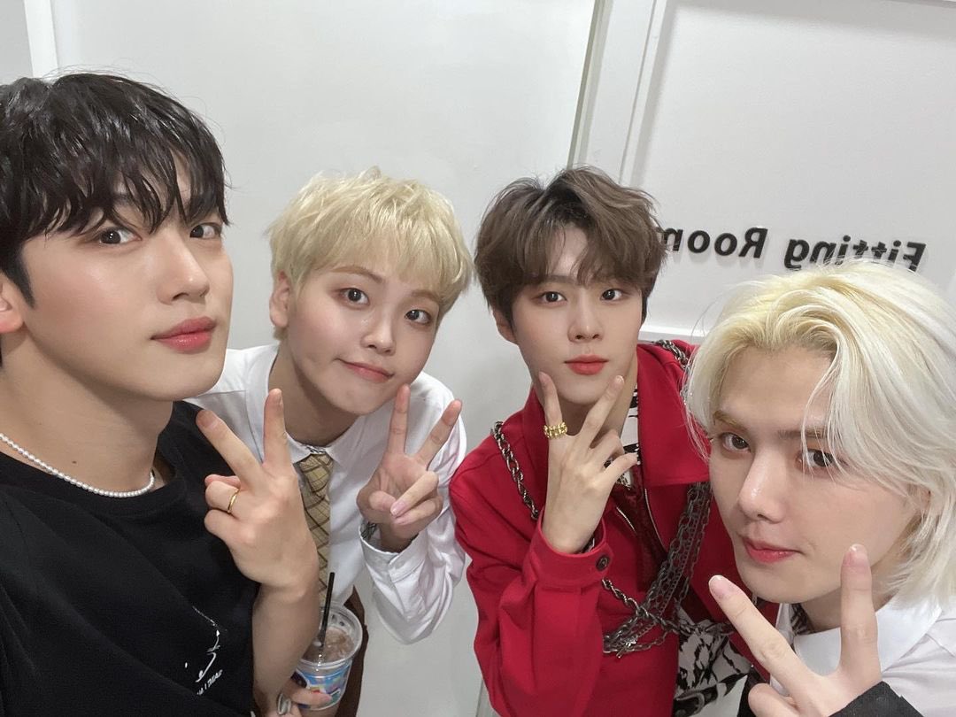 starfess's tweet photo. -hey fly high X1! annyeonghaseyo, X1 imnidaaa (4/11) 💗💗💗 https://t.co/jgtz2nLZf1