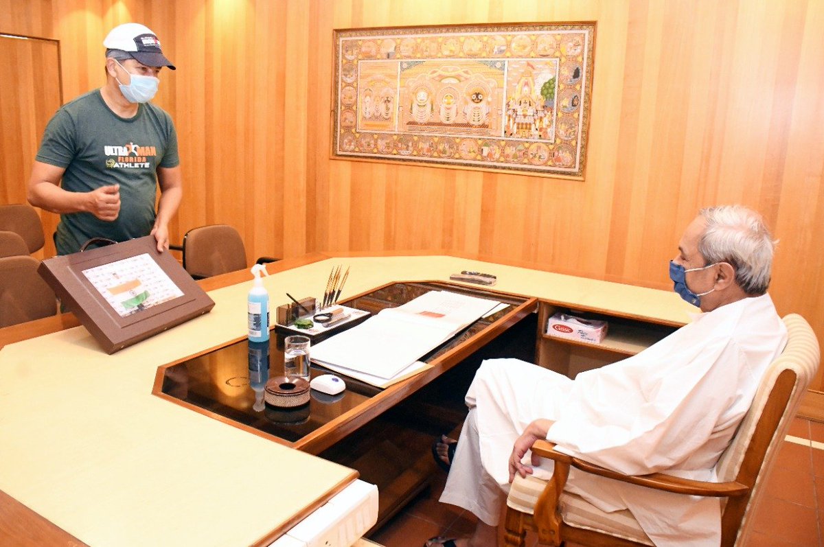 CMO_Odisha's tweet photo. Odia mountaineer Siddharth Routray met CM @Naveen_Odisha and shared his experiences of mountaineering. Routray has scaled Mt Dennali in North America, Mt Aconcagua in South America &amp; Mt Kilimanjaro in Africa. CM appreciated his achievement and wished him future success. https://t.co/x0r2EX3KPI