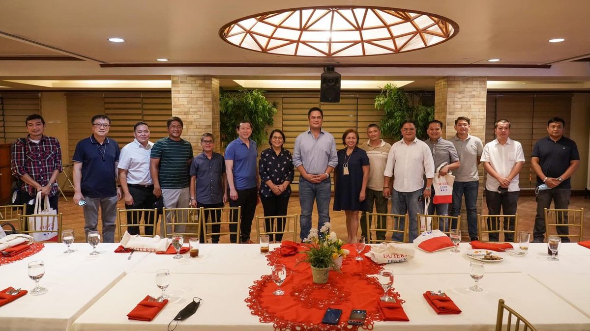 pcooglobalmedia's tweet photo. ICYMI: @cordsrx and @pcoogov @SecAndanar on Wednesday met with members of Oro Chamber and other business executives in Cagayan de Oro City, where they discussed the business climate in Northern Mindanao.

#workingPCOO
#CORDSX https://t.co/Et9keRxIQZ