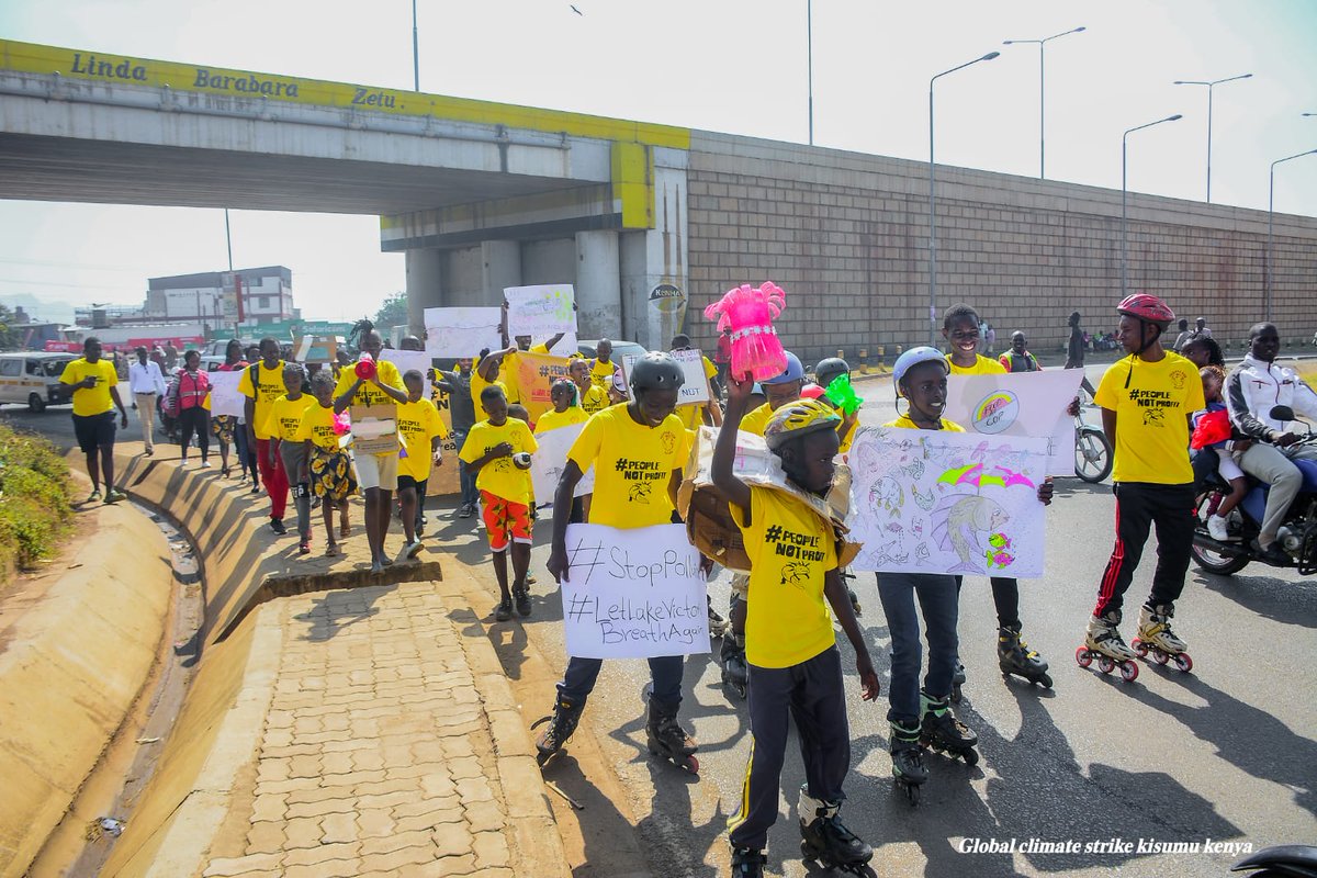 kevinmmtai's tweet photo. Global Climate Strike in Kisumu 
#PeopleNotProfit 
#LetLakeVictoriaBreath https://t.co/CdWmwHDsqG