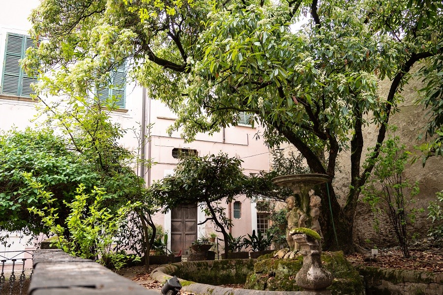 ComuneParma's tweet photo. Hai un giardino o un cortile tutto da scoprire nel cuore di #Parma? 🌲
#InternoVerde ti aspetta il 7 e l'8 maggio!
✅ Candida il tuo spazio
✉️ info@internoverde.it
📞339 1524410
ℹ️Scopri qui l'iniziativa: https://t.co/YQZOlmOs2H https://t.co/d4qRZIDfyL