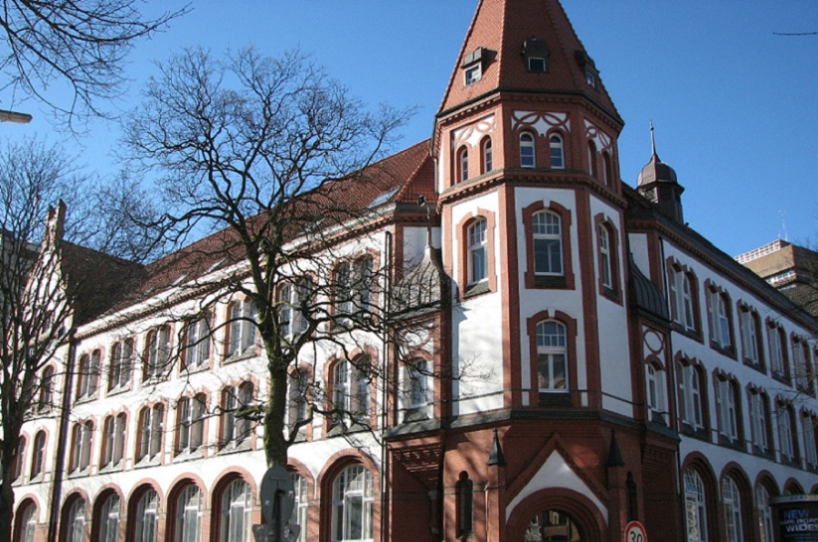 #Job Wir suchen zum 1. Juli 2022 für ein Forschungsprojekt zum Rechtsextremismus in Hamburg eine*n promov. wissenschaftliche*n Mitarbeiter*in (w/d/m) (TV/AVH 13/Vollzeit/befristet 3 J.); in Kooperation mit <a href="/LZPolBildung/">Landeszentrale für politische Bildung Hamburg</a> &amp; <a href="/GedenkstaetteNG/">Neuengamme</a> 
Alle Infos ➡️ zeitgeschichte-hamburg.de/contao/files/f…