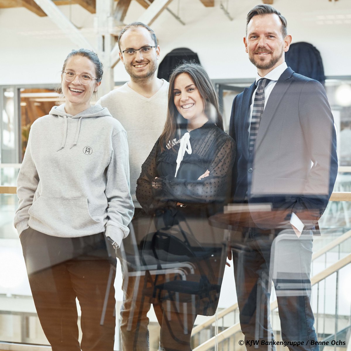 KfW's tweet photo. Anlässlich des 65. Jahrestags der Unterzeichnung der #RömischenVerträge, stellen wir euch das Start-up #Comatch vor.🇪🇺
Das deutsche Unternehmen des Consultant-Vermittlers, profitiert von der vielfältigen #Herkunft seiner Mitarbeiter.🌍
👉Weitere Infos: https://t.co/W8Sx13aCGj https://t.co/BDUJ6cv3xE