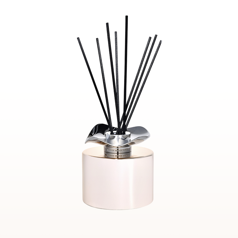 The_Chinashop's tweet image. Rightly named this diffuser is just that, a temptation! Bring sweet smelling scents into your home and have guests not wanting to leave. ow.ly/cYSa50Iq0KL

#MaisonBerger #Diffuser #Scents #Home #Decor #Gift #Giftideas