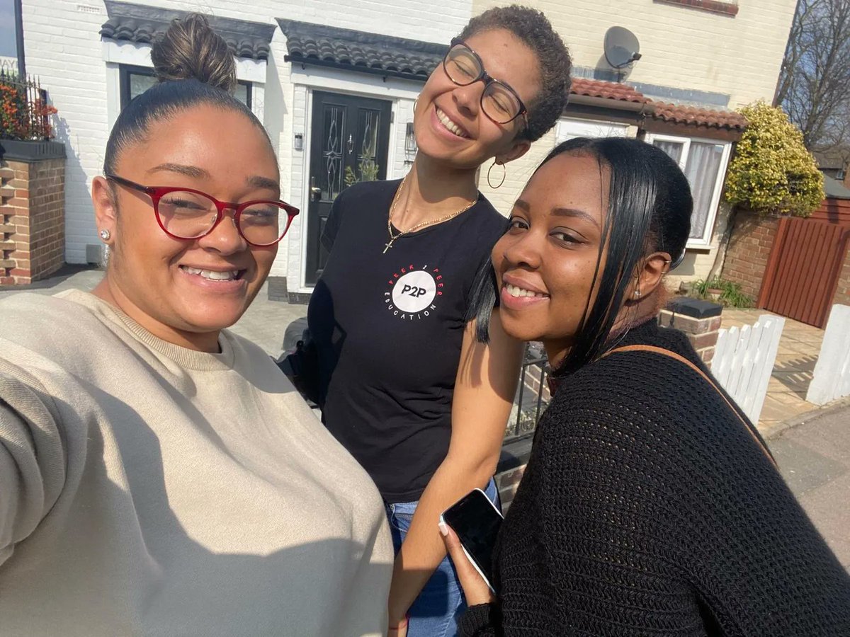p2peducation's tweet photo. Happy Fri-yay! 🎉

Our fantastic PE's have been very busy this week delivering: Contraception, Sexting &amp; The Law and Grooming workshops, as well as plenty of one-to-one Peer Mentoring sessions too!  

Well done guys, you're amazing! 👏🏼❤

#p2peducation #teamwork https://t.co/NTxp2m7HZq