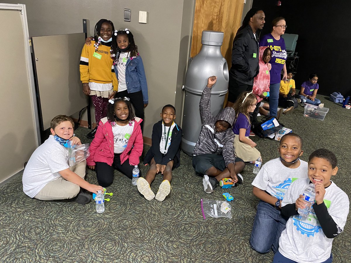 AmandaSciTeach's tweet image. Yesterday our 2nd and 3rd graders competed in #STEMpalooza and showed great perseverance and had fun of course! They got 2 bronze medals in the Botley challenges and 2nd grade got a silver in engineering and 3rd got bronze! Thank you @WeAreHAEST and @HCTM_Math @JustES_STEM
