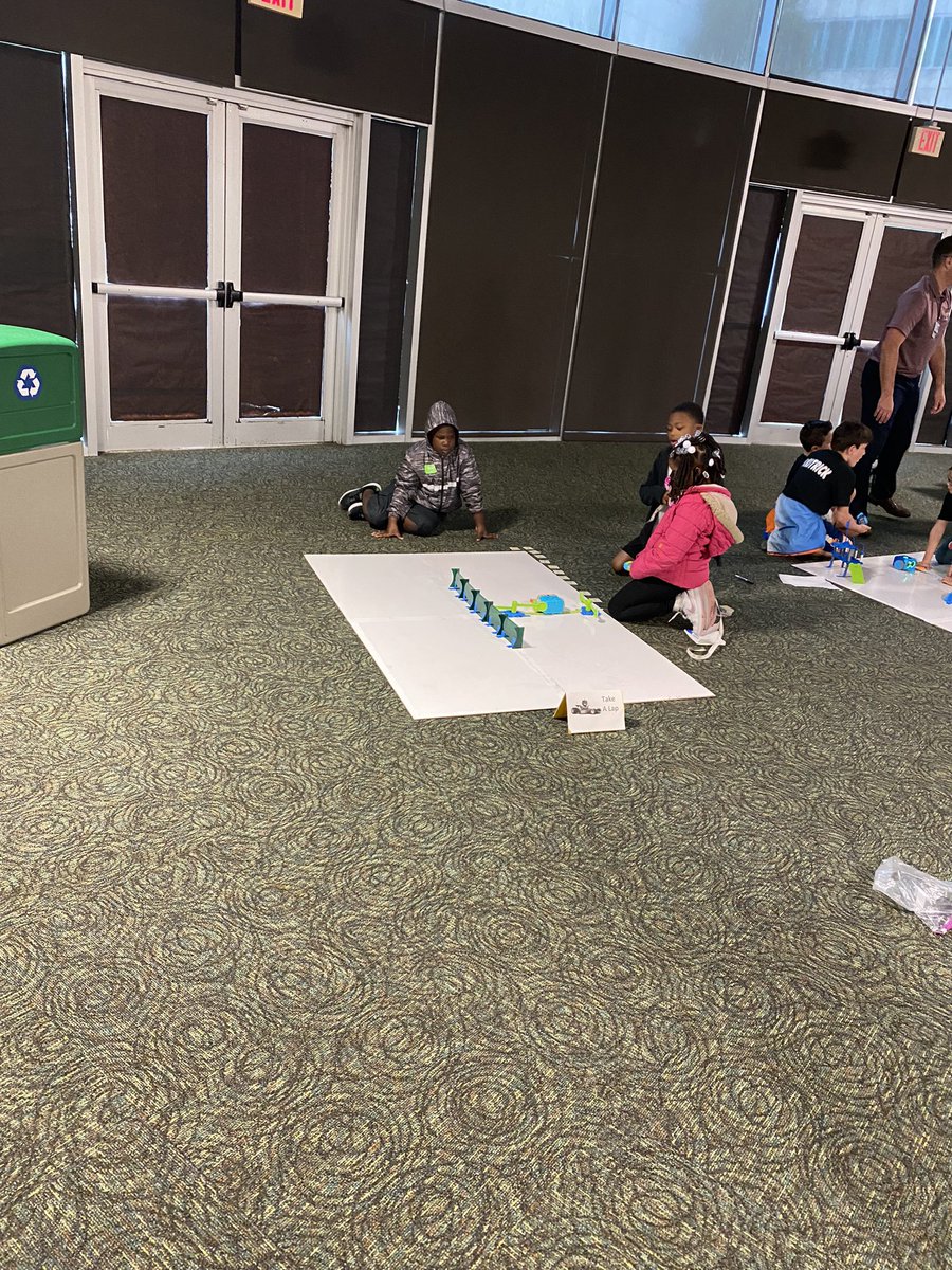 AmandaSciTeach's tweet image. Yesterday our 2nd and 3rd graders competed in #STEMpalooza and showed great perseverance and had fun of course! They got 2 bronze medals in the Botley challenges and 2nd grade got a silver in engineering and 3rd got bronze! Thank you @WeAreHAEST and @HCTM_Math @JustES_STEM