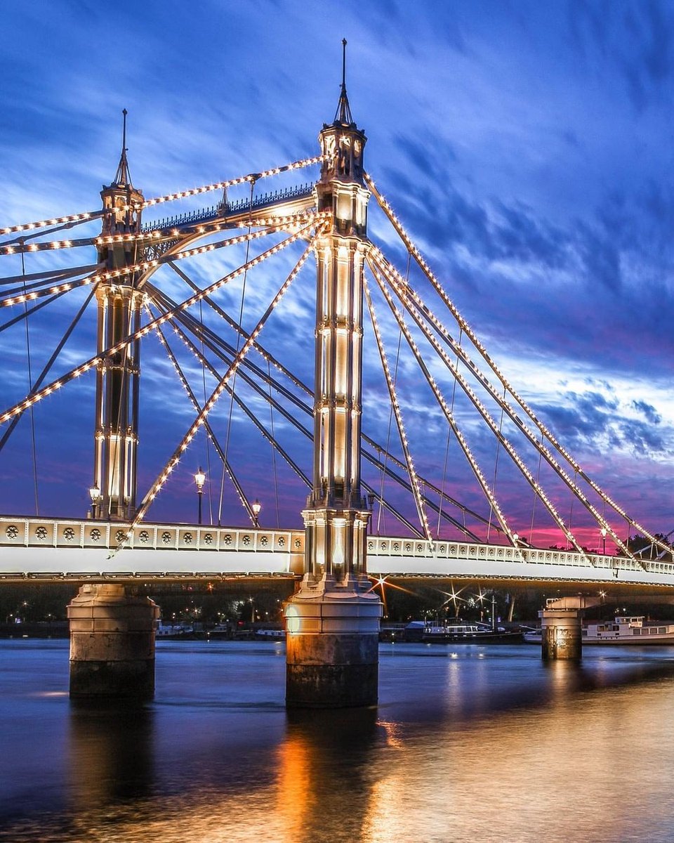 Secret_LDN's tweet photo. Sparkly Albert Bridge ✨ (📸 by @rachfullerphotos)
📍#AlbertBridge https://t.co/Ig8TquQCl0