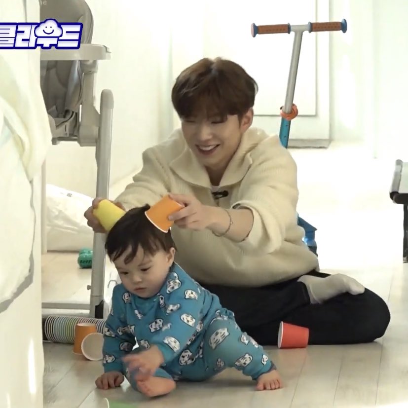 thx_u_kiki's tweet photo. 유기현ㅋㅋㅋㅋㅋㅋㅋㅋㅋ카일로가 자기랑 안놀아 준다고 냅다 뿔 만들어버림 https://t.co/2nvZzpTTDe