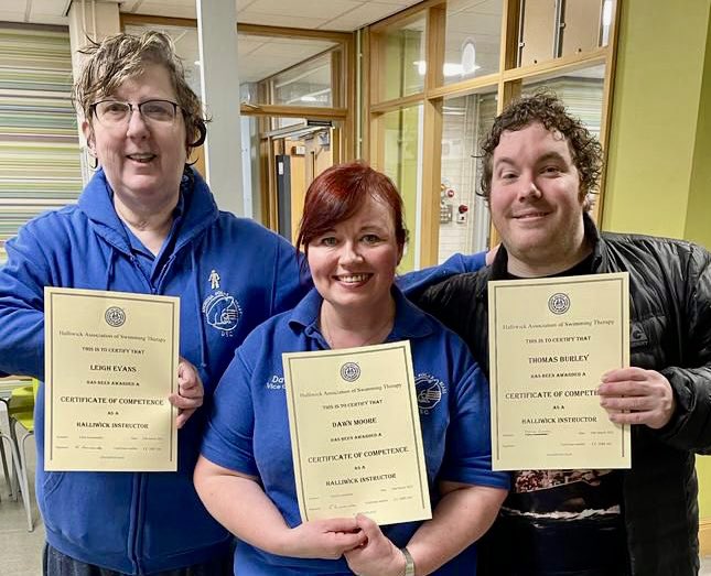 Congratulations to Leigh, Dawn and Thomas on receiving their Halliwick Instructor Certificates! They have worked very hard! Read more at halliwick.org.uk/2022/03/25/con…
<a href="/BarryBeaversDSC/">Barry Beavers DSC</a> <a href="/RPB_DSC/">Rhondda Polar Bears DSC</a> #halliwick
