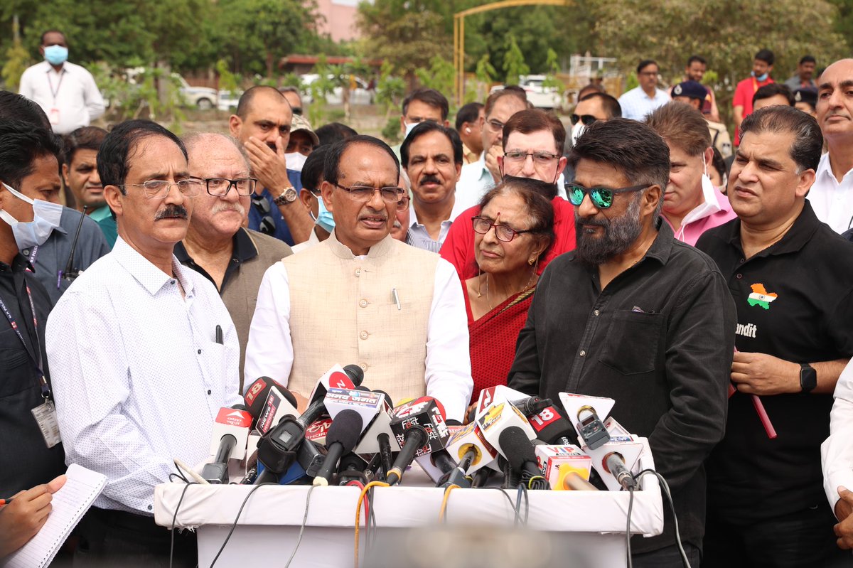 vivekagnihotri's tweet photo. On behalf of all Kashmiri Hindus and all persecuted people, I thanks Hon CM @ChouhanShivraj for his prompt decision and support. We want this Genocide Museum to showcase Indian values of Humanity and Vishwa kalyan. This museum will also showcase how terrorism destroys humanity. https://t.co/uuuCDEVjZ9