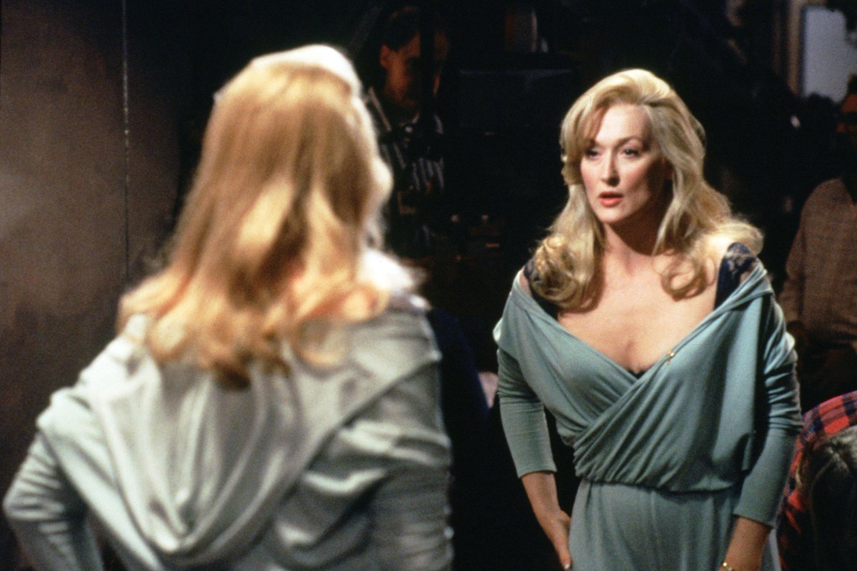 смерть ей к лицу (1992).