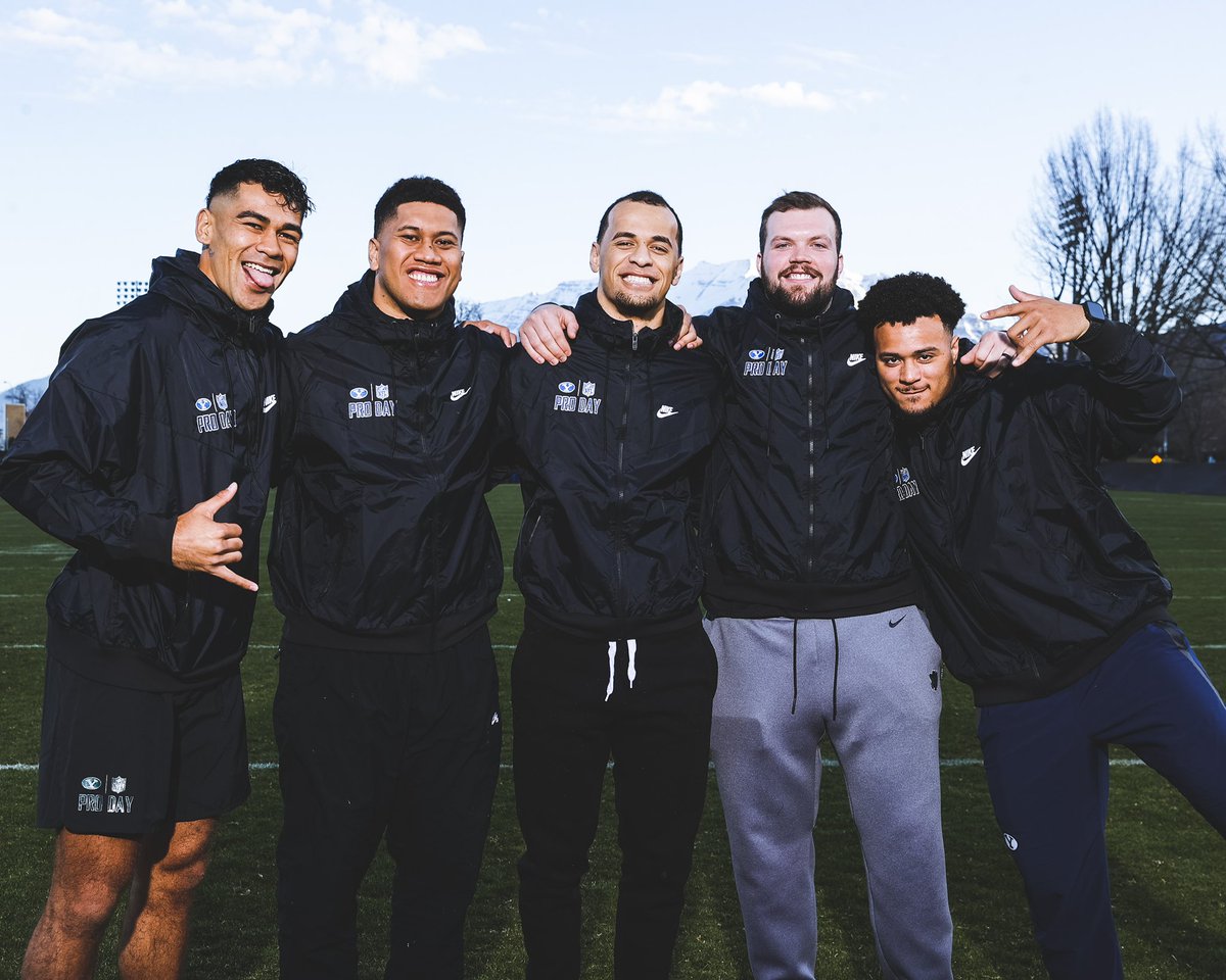 Family 🤙

#BYUFOOTBALL x #ProDay2022