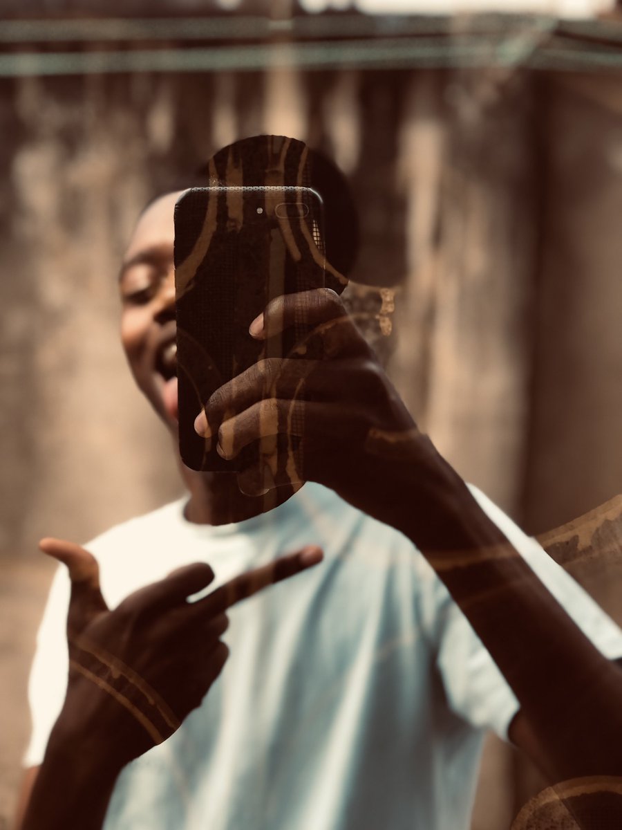 Dayo_DxLo's tweet photo. 🖕😝📸 https://t.co/FTkL7ZkAs0