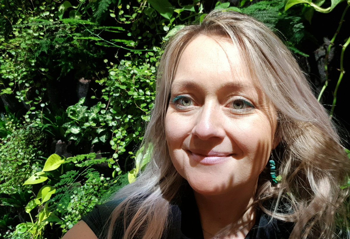 skogluft's tweet photo. Meet Skogluft's Head of Academy Kat Novotna! Her mission is to help people reconnect with the planet, themselves and others through nature outdoors, indoors, and within 🌱 

Learn more about Skogluft Academy and enrol on https://t.co/GdKCFpube6 💚 https://t.co/Hxp0c99rC2