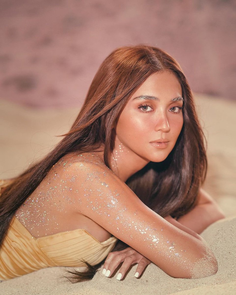 KCMBBulletin's tweet photo. 26 on the 26th. Stay gold, @bernardokath! ✨

#GoldenKATHRYNday
HappyBirthday KATHRYN https://t.co/KQyr9YFmLJ