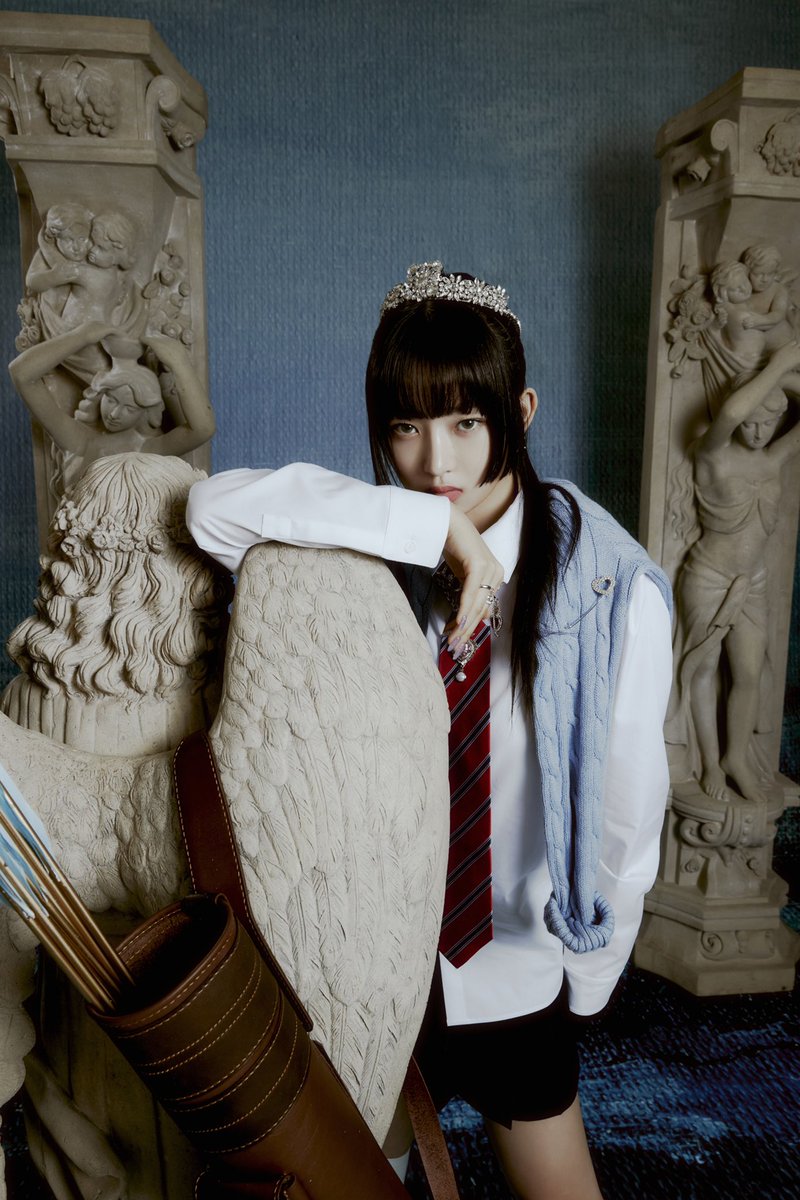 IVE
THE 2nd SINGLE ALBUM
<LOVE DIVE>

CONCEPT PHOTO
'REI'

2022.04.05 TUE 6PM (KST)

#IVE #아이브
#REI #레이
#LOVEDIVE #러브다이브