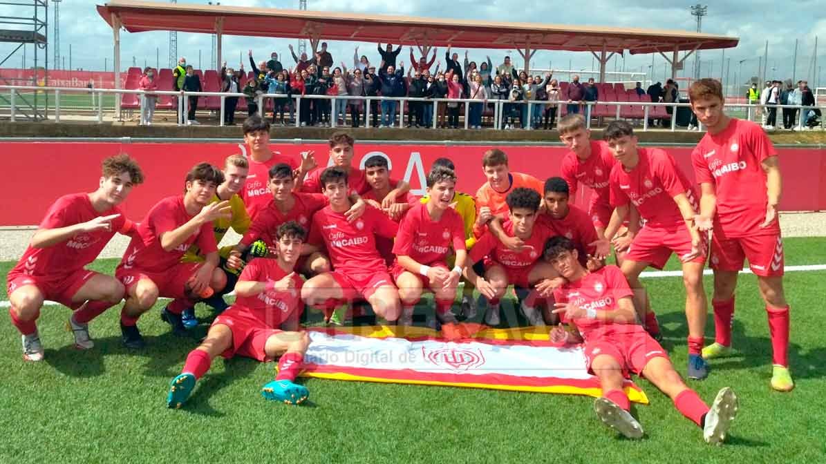 El C.D. Utrera cadete ‘A’, claro aspirante al ascenso a División de Honor, recibe este domingo al Recreativo de Huelva (con video): UTRERAWeb. Noticias de Utrera utreraweb.com/noticias-de-ut…