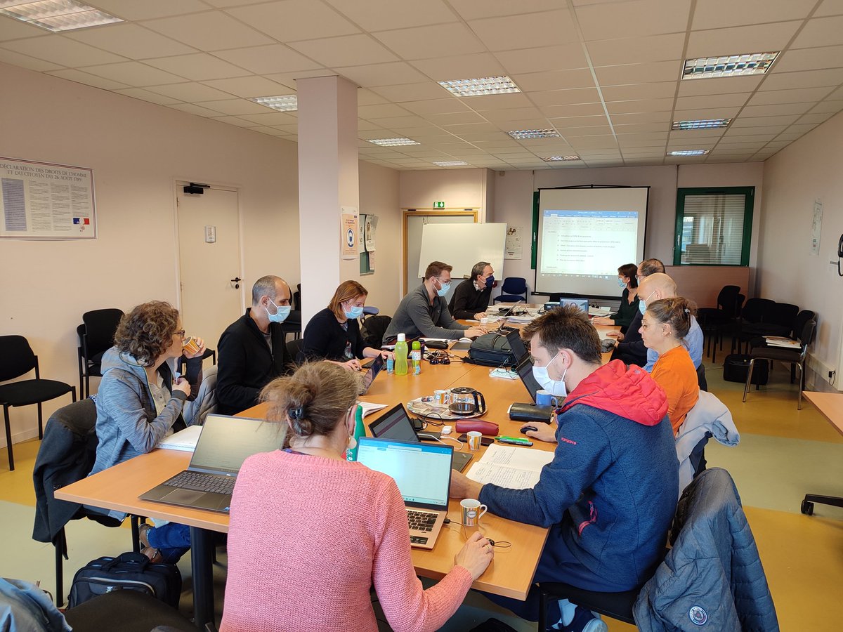 usep_79's tweet photo. L'équipe #eps réunie au grand complet se projette sur la rentrée 2022.
🚴 #SRAV
🏊🏼‍♂️ #savoirnager
🥇 #generation2024
Appropriation de l'escape game proposé par @Paris2024 

@DSDEN79 @leclercarno @usepnationale @Agence_du_Sport @TonyEstanguet https://t.co/BQGOVxL0Iq
