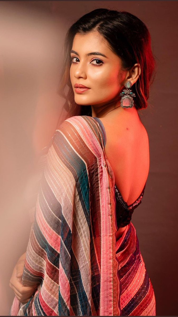 Ashok_5393's tweet photo. #SoumyaSri 😍😍 https://t.co/jYVeR8QRVY
