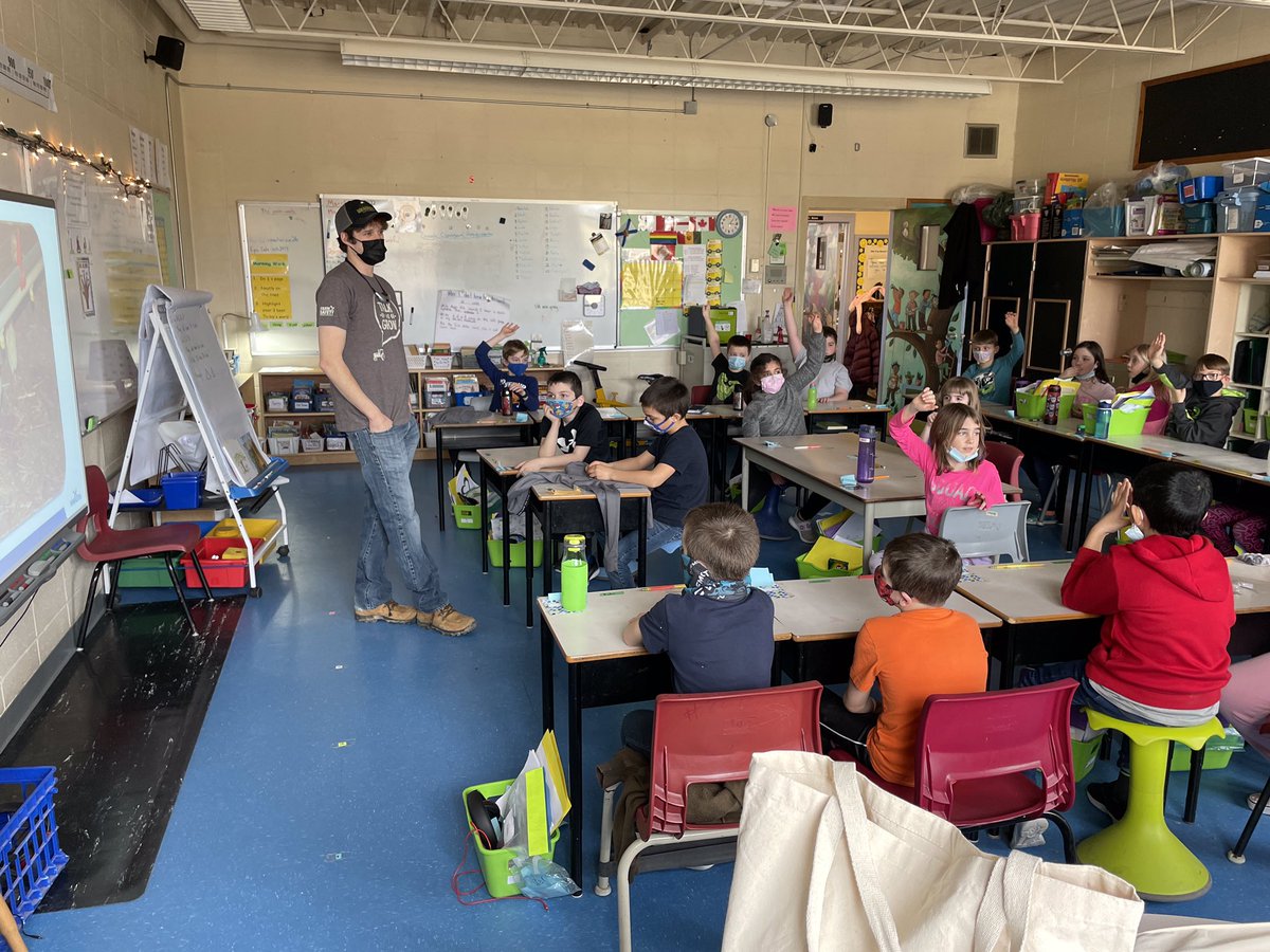 PWES_AVRCE's tweet photo. This month is Agriculture Literacy Month and local farmer, David Newcombe came into grade 3 Mackenzie and shared all the things they do on their farm across the street. The presentation ended with students making their own butter. @AVRCE_NS https://t.co/EyVcSjwxJS