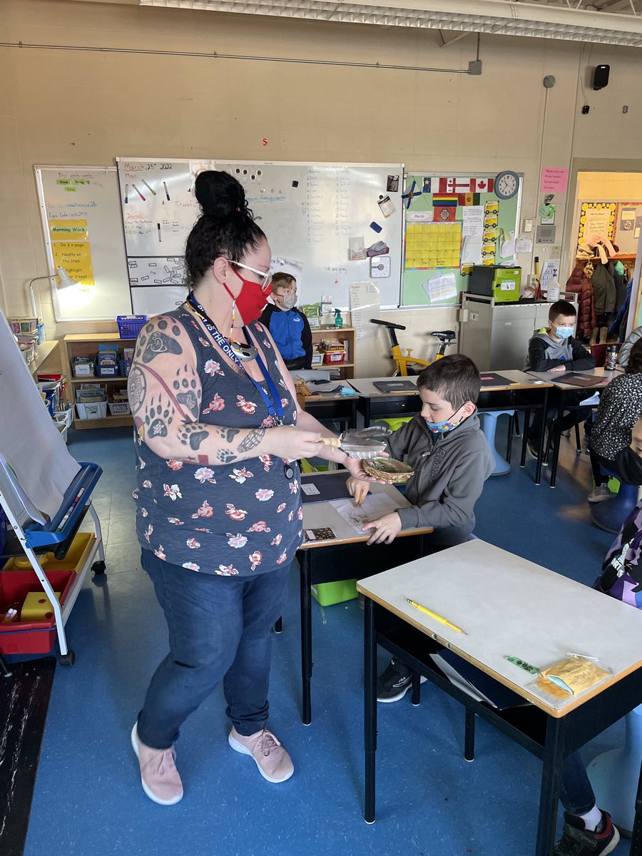 PWES_AVRCE's tweet photo. Charmaine Toney visited classes PP-5 sharing about her Mi’kmaq culture and teaching students and staff about smudging ceremonies. @AVRCE_NS https://t.co/xtmYT7zE4b