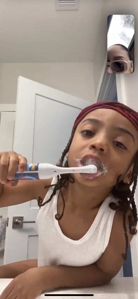 xo_melss's tweet photo. “Mommy I’m gonna put you right here so you can see I did a good job”🥺🖤 https://t.co/mEhzz7xkfS