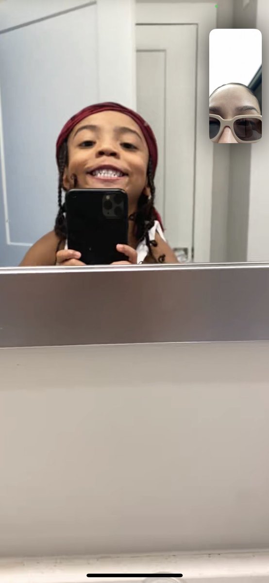 xo_melss's tweet photo. “Mommy I’m gonna put you right here so you can see I did a good job”🥺🖤 https://t.co/mEhzz7xkfS