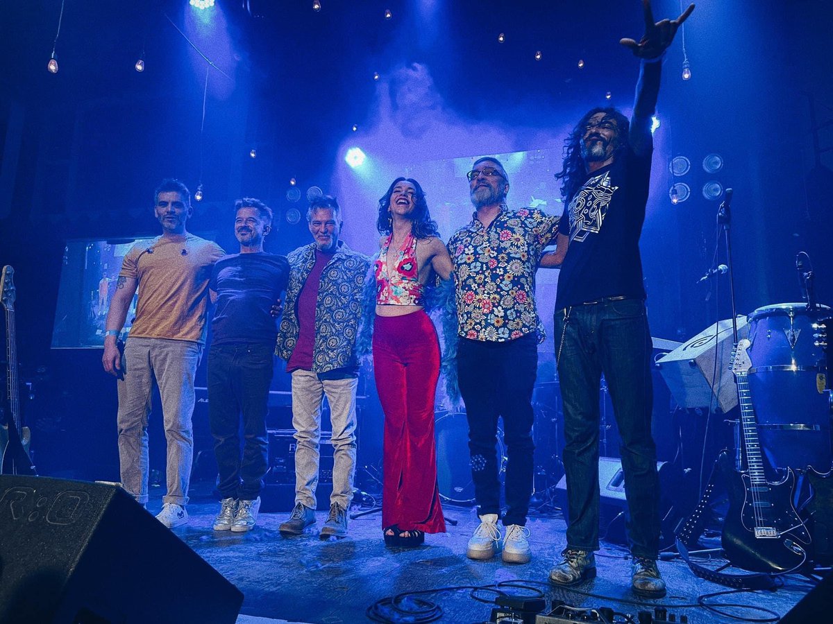 diabloglez's tweet photo. Por fin pudimos dar nuestro primer concierto. Combo Movox @combomovox se presentó por primera vez en vivo y fue en el @foroculturalhilvana. Muchas gracias. Fue una gran noche!! https://t.co/CWU6rFMDZJ