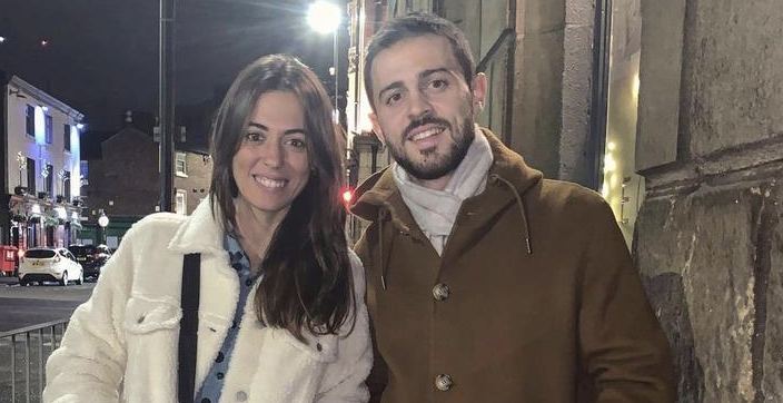 DailyStar_Sport's tweet photo. Man City star Bernardo Silva hammered for "grandad clothes" disasters
https://t.co/D1bSwYsRJ7 https://t.co/xvUGYX4gNv
