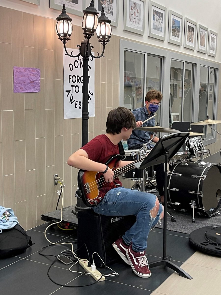 CLHSBAND's tweet image. This past Wednesday some our Falcons performed at the CCISD Senior to Senior Prom. Way to go Falcons!