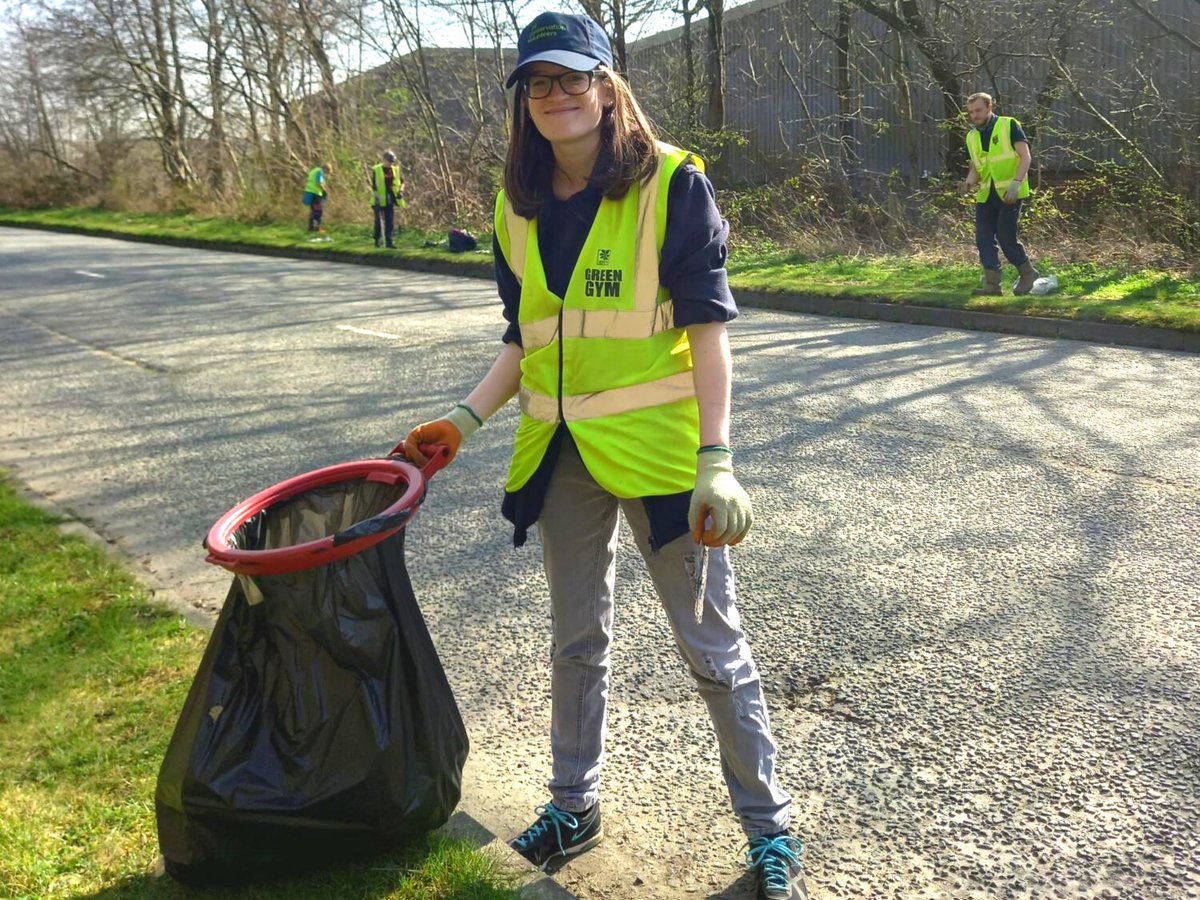 SkeltonGrange's tweet photo. The #GreatBritishSpringClean begins! Our Green Team have been picking up litter around Skelton Grange. They found a Moses basket which will be recycled for planting on site, and a family of voles!
@KeepBritainTidy
#keepbritaintidy #aprilspringclean #BigBagChallenge #litterheroes https://t.co/C1LCGlLXKv
