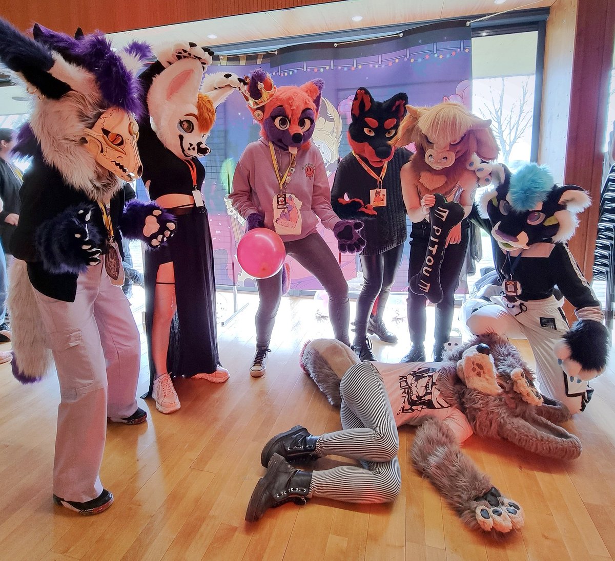 Pitou_Rikou's tweet photo. Today ! One question. 
How many giant plushes does it take to wake up just one ? 

With @Luunafurry14 , @Noohm7 , @punztokahki , @pa_noora  , @CamyWolfy , @NormandiFurs with ( Hibikki and dug-dug ) at FCD 3 

Happy #FursuitFriday everyone !
#FCD3 https://t.co/ANXzyf14tk