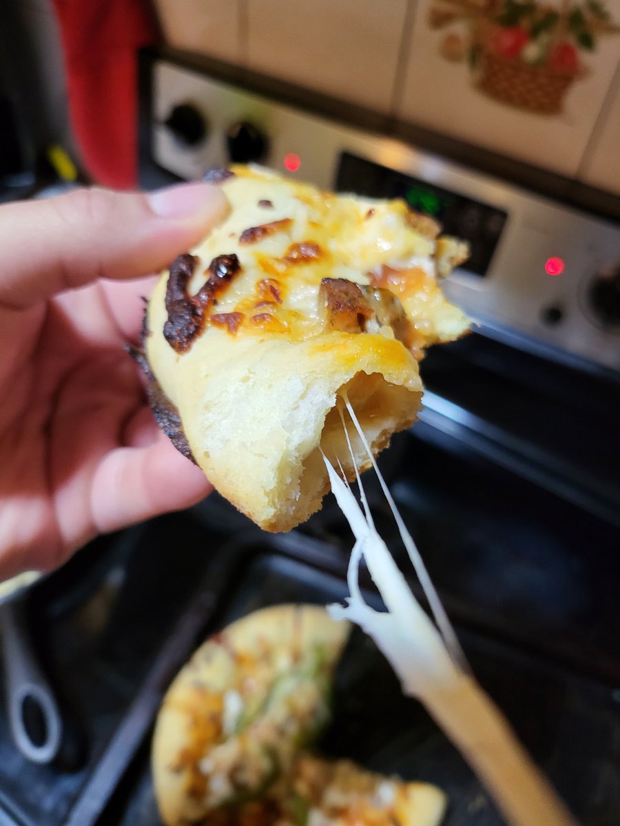 StarwalkerEdo's tweet photo. Hey all. Im over he playing irl pizza maker over here dont mind me. Not trying to fish for compliments at all. Seriously, i used sausage for the meat!
#pizza #castiron #castironpizza #food #notcake #fun https://t.co/6bVJqFBCwX
