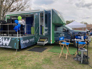 BCSDTechTeam's tweet photo. It was several years in the making... @bcsdschools unveiled its new tech mobile (iTOW) on 3/22/22. Thank you to @GoogleForEdu and @HomeTelecom for making this possible. #BCSDInnovates @WonderWorkshop @Ozobot https://t.co/2XPLSqY2bh https://t.co/Hld8D1BDmF