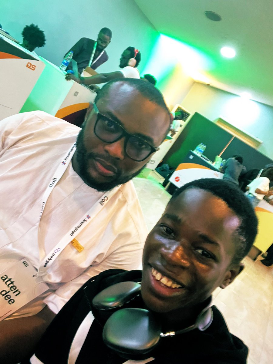 OnijeC's tweet image. Awesome young dev guy @johnoseni4 

#OSCAFest22 #OSCAFest2022 🔥🔥