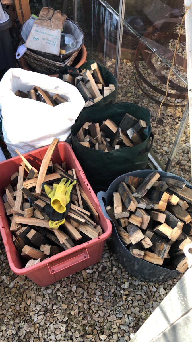 A load of staves all cut up for the fire pit. Roll on the weekend 🔥🍺🍻🍷🚵