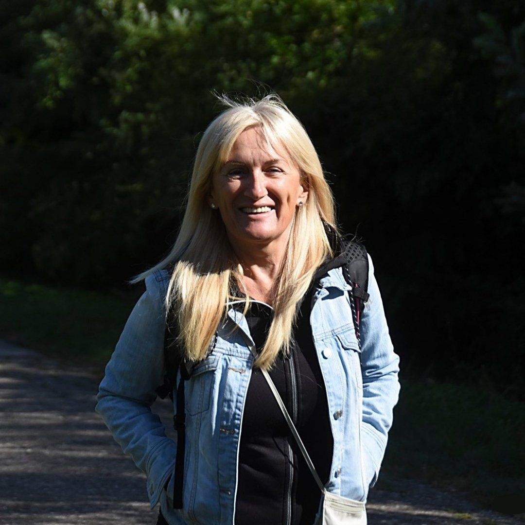 This #EarthHour champion is a persistent 💪 in the #conservation and #protection of #forests in Serbia! As the leader of Defend the Forests of Fruška Gora movement, Dragana Arsić has inspired many to join her movement 💚 to raise awareness of illegal logging.