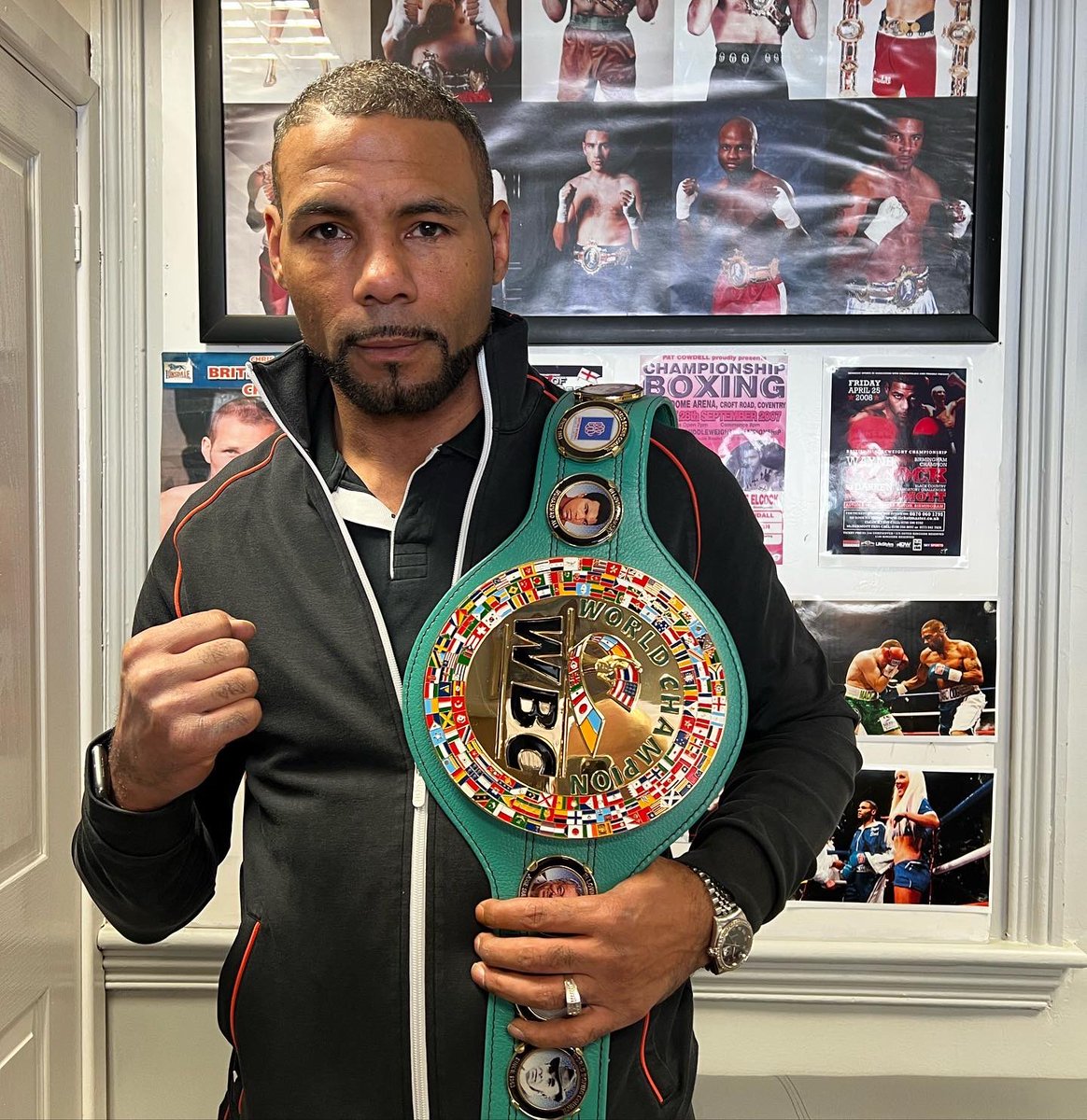 WayneElcock's tweet photo. Blown away!!! my weekend won’t get any better I would like to say a massive heartfelt thank you to @wbcmoro and the WBC who after hearing about the thieves who came into my store and stole the original belt, have gone out of their way to get a replacement sent to me 💚💚💚 https://t.co/G61xXFvFAm