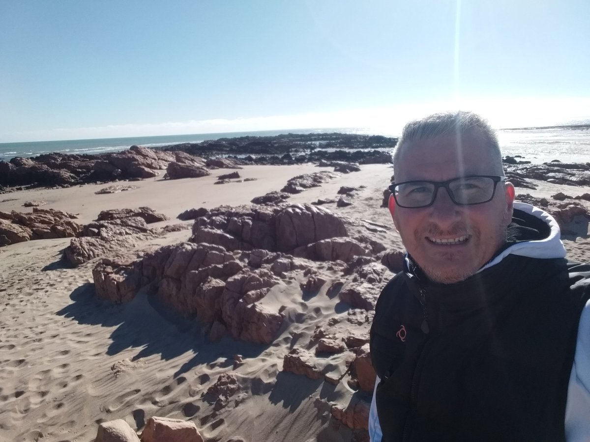 MarcelHromek's tweet photo. Caminata #Piedrascoloradas #LasGrutas hermoso viernes https://t.co/2vHgeOeT7V
